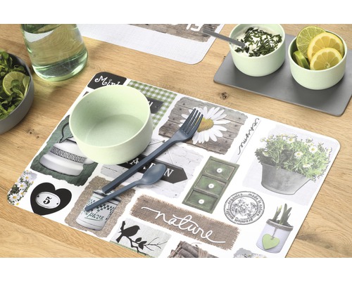 Dukat bord med bordstablett, porslin och bestick