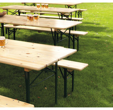 Flera ölset på gräsmatta