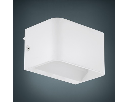 Vit, rektangulär vägglampa för inomhusbruk