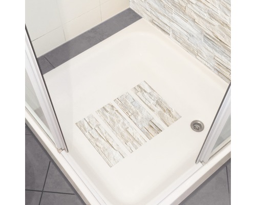 Badrum med dusch och duschkarsinlägg