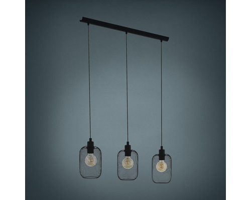 Pendellampa med tre lampor och metallskärmar