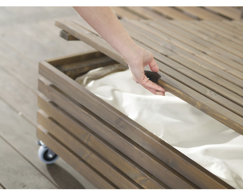 Trälåda på hjul med uppfällbart lock för utomhusbruk