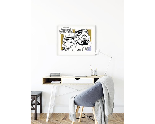 Dekorativ bild av Star Wars Stormtroopers med pratbubbla ovanför ett skrivbord