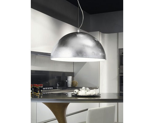 EGLO Taklampa Gaetano silver Ø530mm Silverfärgad hänglampa ovanför en köksbänk