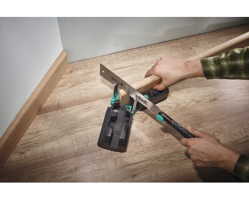 Gersåg används för att såga en träbit