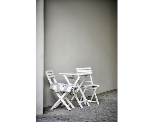 Fällbart bordset med två stolar i trä