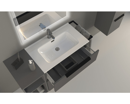 Modernt badrum med handfat, spegel och underskåp för Hornbach