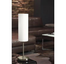 Bordslampa i vardagsrum med soffa