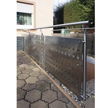 Rostfritt stålräcke med fyrkantiga utskärningar för fastighetsgräns