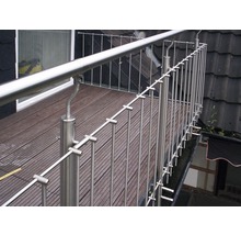 Balkong med rostfritt stålräcke