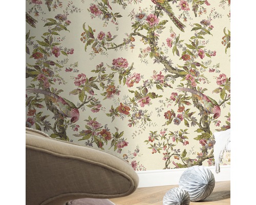 Tapet med blommönster och fågelmotiv för dekorativ väggdesign.