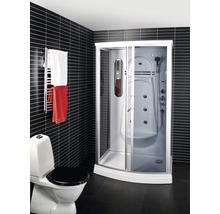 Badrum med dusch, toalett och handdukstork