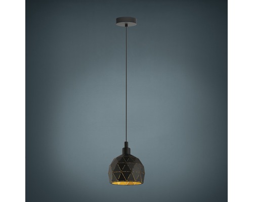 Pendellampa med geometrisk lampskärm