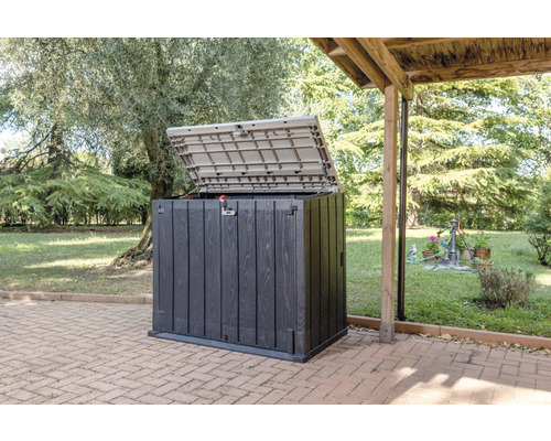 Öppen trädgårdskista i plast med träutseende utomhus