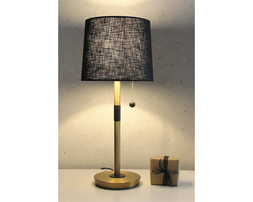 Bordslampa med svart lampskärm och presentförpackning