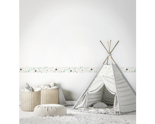 Barnrum med djurbård, lektält och förvaringskorgar