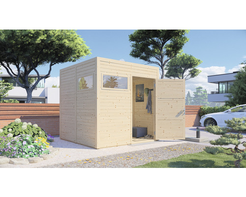 Trädgårdshus i trä med fönster och öppen dörr i trädgården