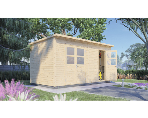 Trädgårdshus i trä med fönster och öppen dörr i trädgården