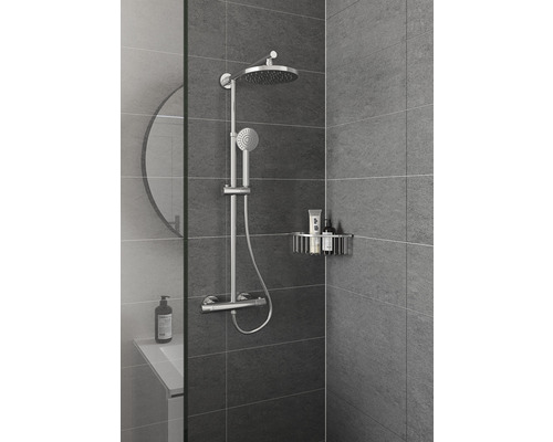 Duschsystem med takdusch, handdusch, termostat och duschhylla i badrummet