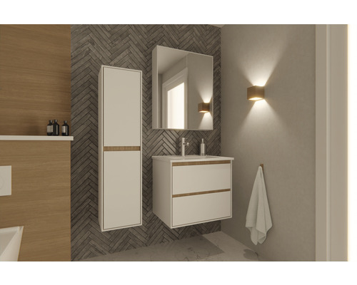 Modernt badrum med tvättställ, spegelskåp och högskåp