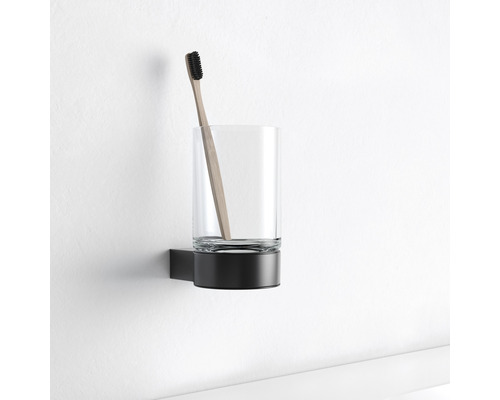 Vägghängd tandborstmugg med tandborste