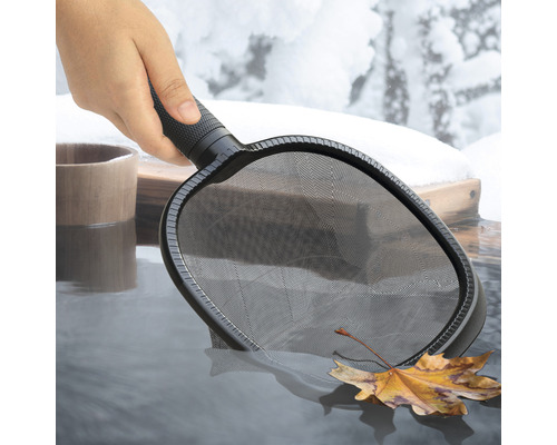 Poolhåv för att ta bort löv och smuts från vattnet