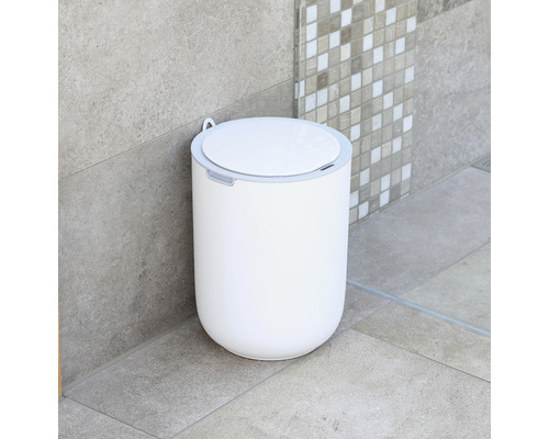 Vit soptunna med lock för badrummet