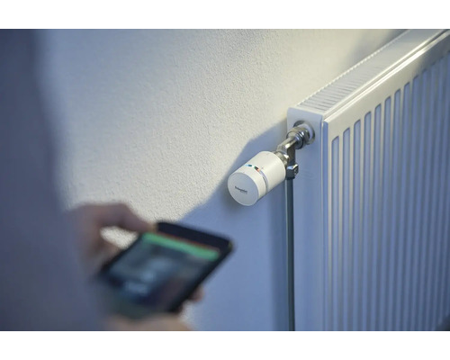 Element till radiator med appstyrning monterad på radiator