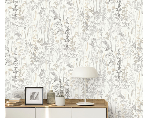 Rum inrett med tapet med växtmönster
