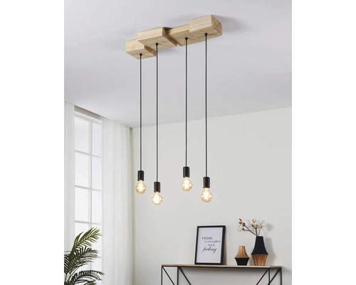 Taklampa med fyra lampor och träbjälke