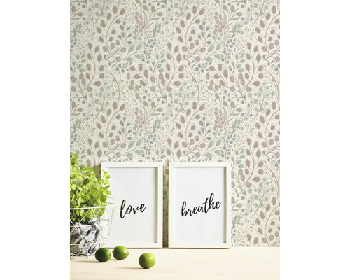 Mönstrad tapet med bladmönster, kombinerat med dekorativa element för en stilfull rumslayout