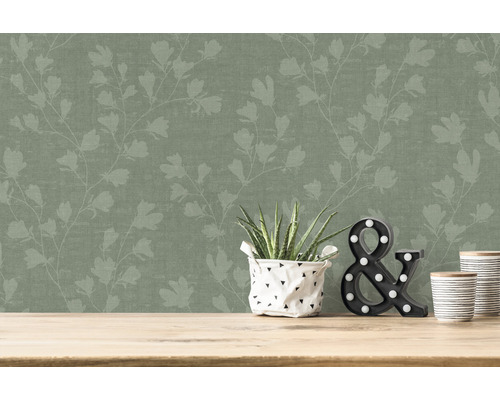 Tapet med blommönster på väggen