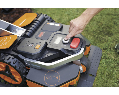 En robotgräsklippare används.