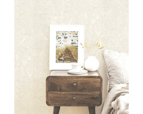 Sängbord med dekoration i sovrummet