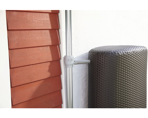 Regnvattenbehållare av plast med vägganslutning