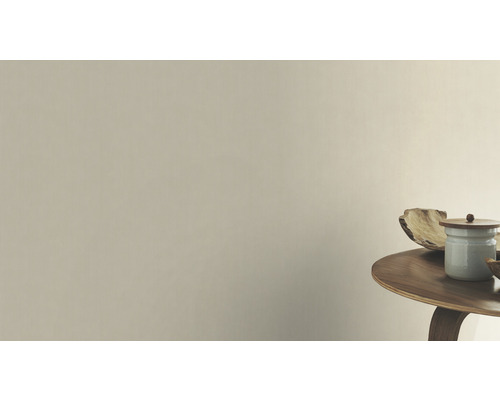 Väggdekoration med dekoration på ett träbord