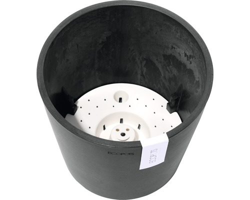 Blomkruka i plast med bevattningssystem