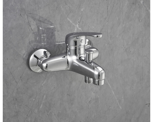 Väggmonterad blandare för badkar