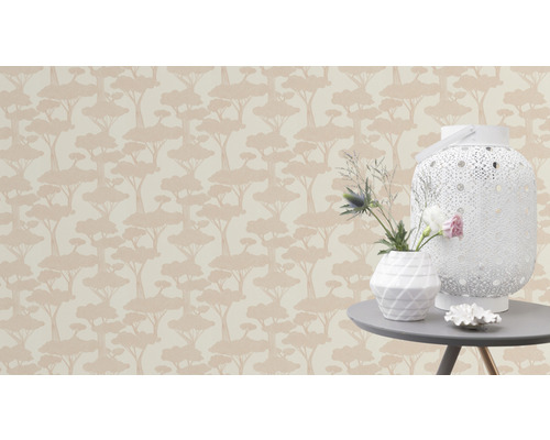 Tapet med trämönster, bord med dekoration