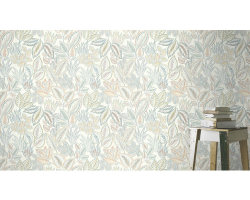 Tapet med bladmönster på väggen