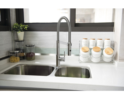 Diskho med flexibel kran och förvaringsburkar