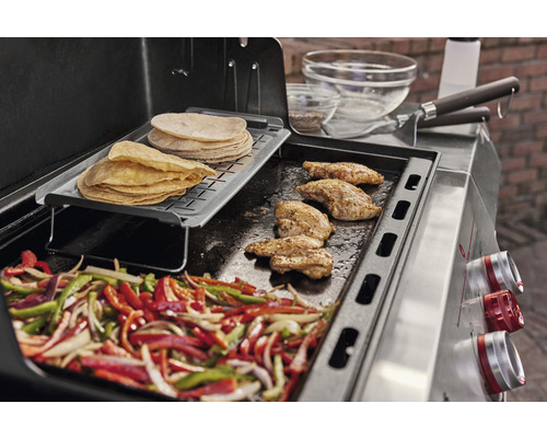 Grill med grönsaker, kyckling och tortillas