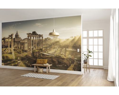 Ljust rum med en fototapet som visar Forum Romanum.