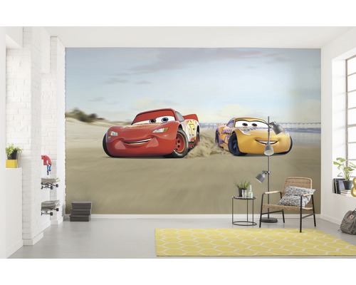 Fototapet med Cars-motiv i ett ljust rum