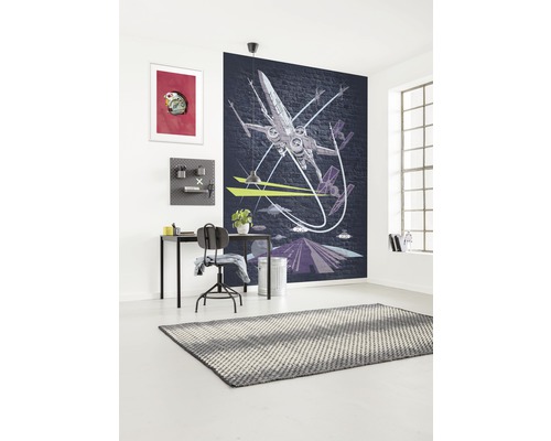 Rum med skrivbord, stol och Star Wars-fototapet