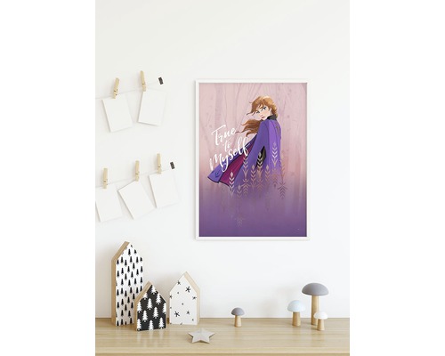 Inramad bild av Anna från filmen Frost med inskriptionen True to myself