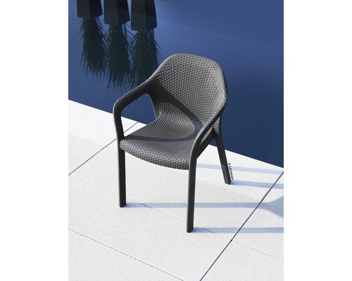 Trädgårdsstol av plastflätning