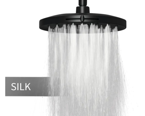 Svart duschhuvud med vattenstråle