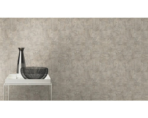 Mönster av mönstrad väggdekoration med bord och dekoration