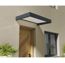 Dörrtak ovanför en trädörr på en fasad